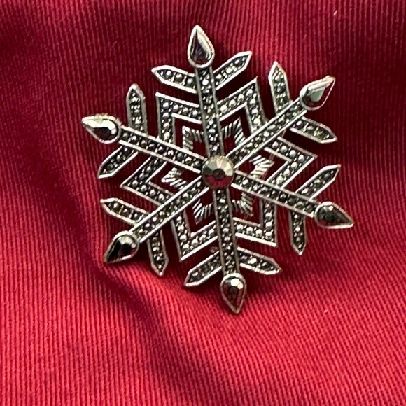 Silver-Tone & Black Crystal Snowflake Brooch – Christmas Accessory - Picture 3 of 8